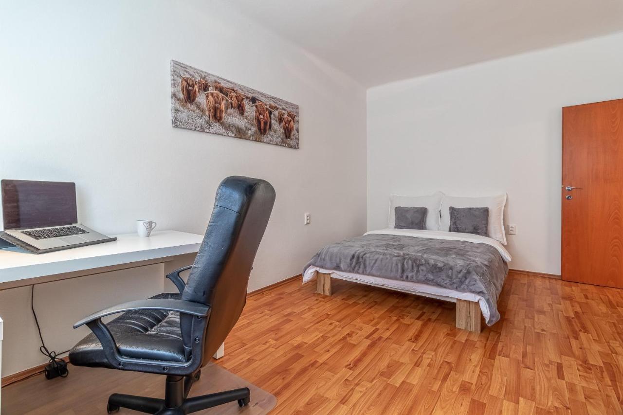 Cosy Flat Close To Central Братислава Экстерьер фото